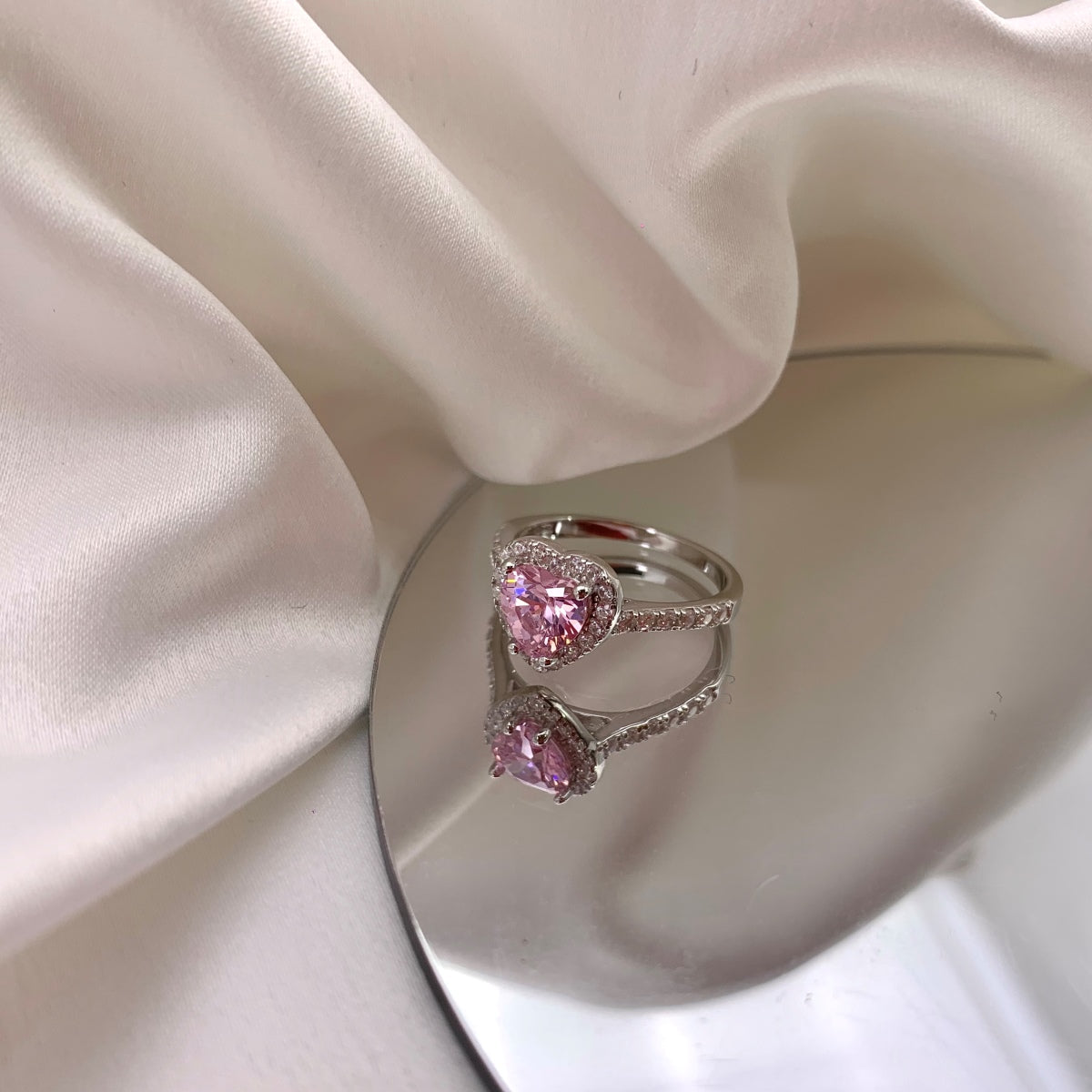 [Kismet Jewels ]Eternity Splashy Romantic Heart Shape Lover Ring