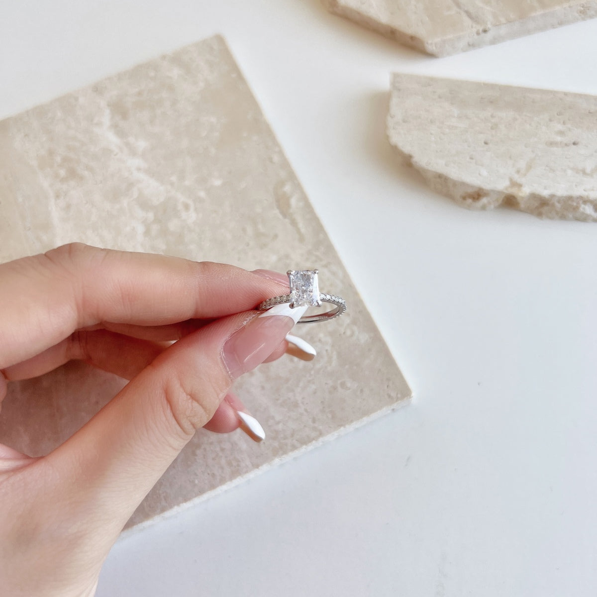 [Kismet Jewels ]2.0 Carat Dazzling Sparkling Radiant Cut Party Ring